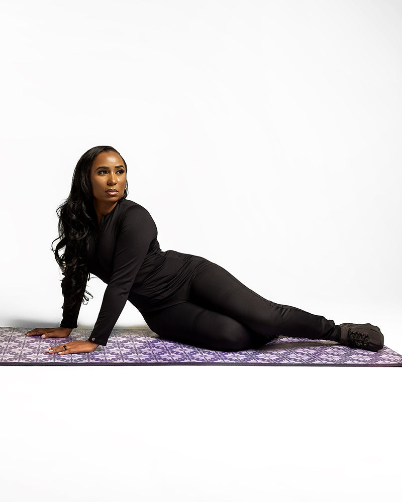 R. Marie 10:23 - Black